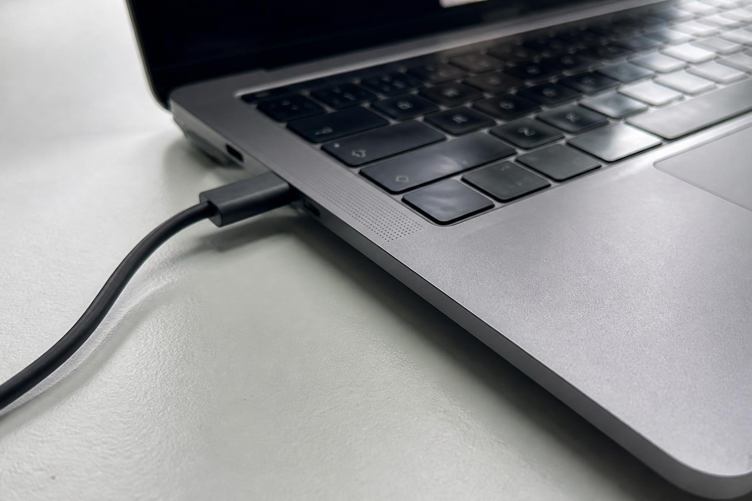 Googles nye 12B-modell kjører avansert AI direkte på laptopen din - Bilde 1