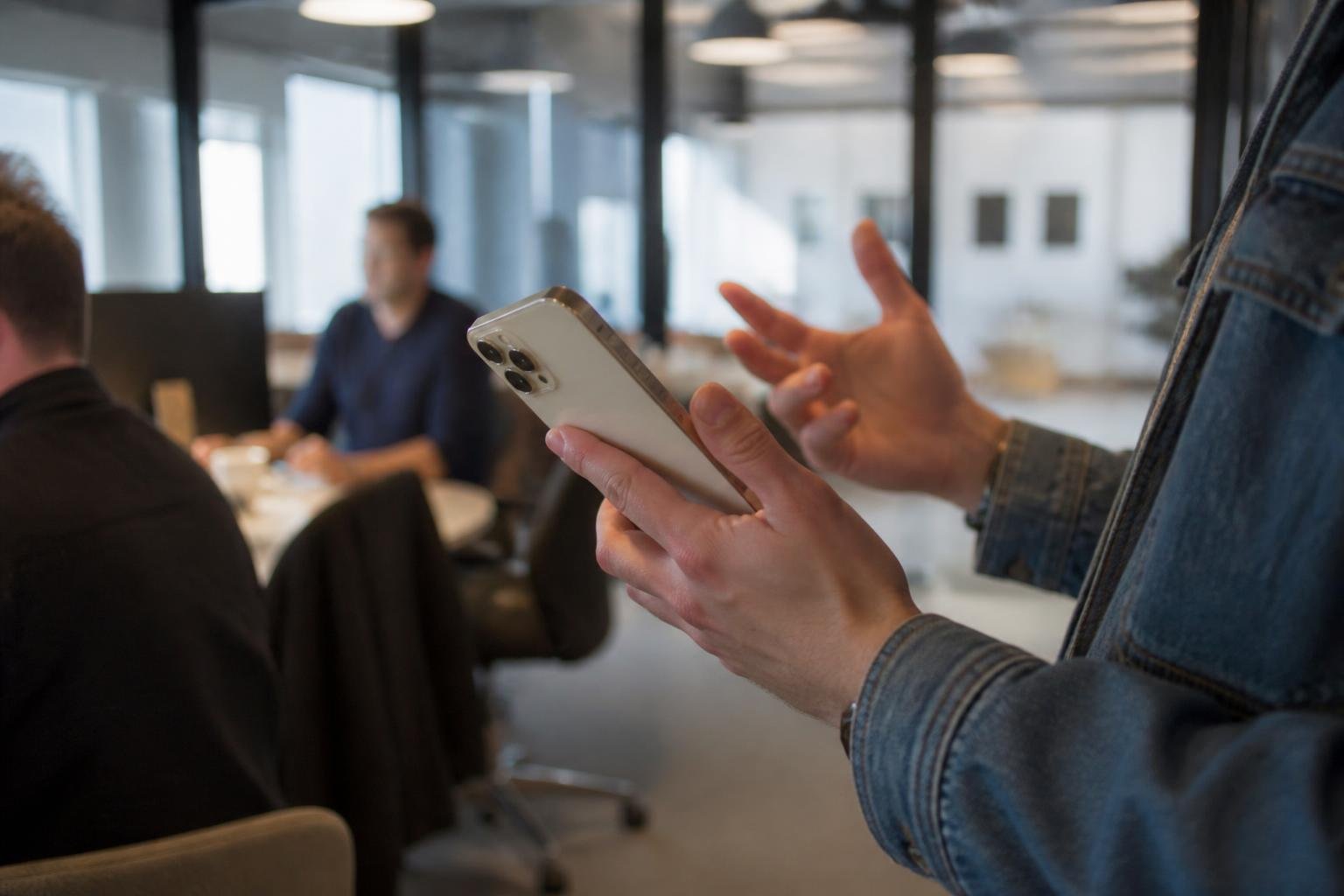 Raycast lanza Glaze: el lanzador de IA que realmente entiende tu flujo de trabajo - Bilde 1